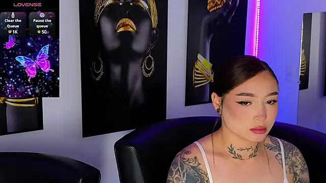 Snapshot of _brenna_hanson chatting on 01/18/25, 08:09 brenna hanson online show from 01/18/25, 08:09