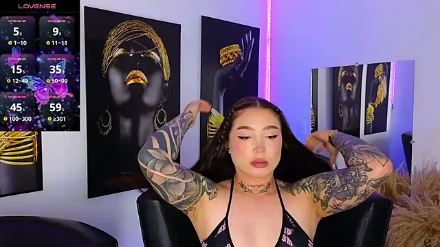 Snapshot of _brenna_hanson chatting on 01/25/25, 08:00 brenna hanson online show from 01/25/25, 08:00