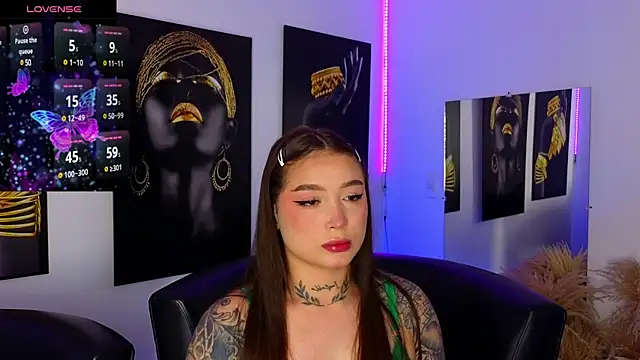 Snapshot of _brenna_hanson chatting on 02/13/25, 07:31 brenna hanson online show from 02/13/25, 07:31