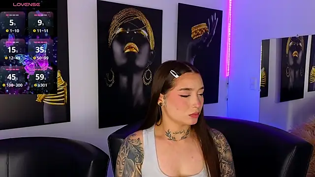 Snapshot of _brenna_hanson chatting on 02/14/25, 07:02 brenna hanson online show from 02/14/25, 07:02