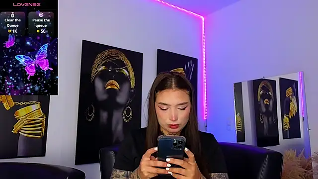 Snapshot of _brenna_hanson chatting on 02/18/25, 01:44 brenna hanson online show from 02/18/25, 01:44