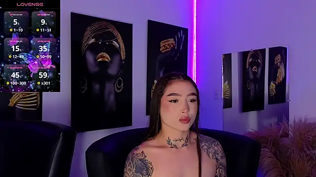 Snapshot of _brenna_hanson chatting on 10/25/25, 07:30 brenna hanson online show from 10/25/25, 07:30