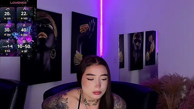 Snapshot of _brenna_hanson chatting on 11/08/25, 07:12 brenna hanson online show from 11/08/25, 07:12