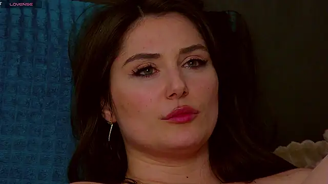 Snapshot of KassieWeins chatting on 02/12/25, 02:14 KassieWeins online show from 02/12/25, 02:14