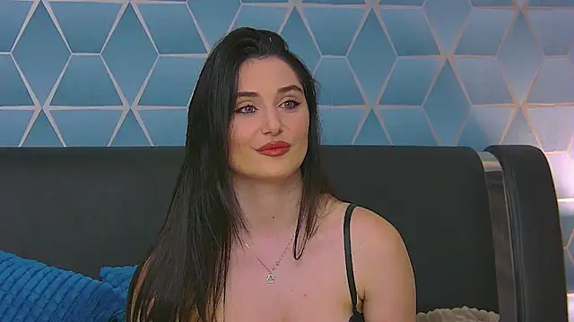 Snapshot of KassieWeins chatting on 10/13/25, 06:19 KassieWeins online show from 10/13/25, 06:19