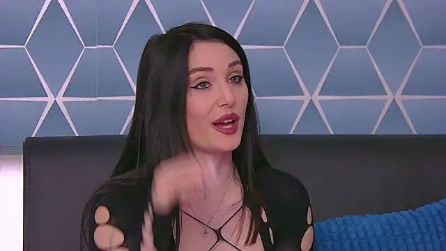 Snapshot of KassieWeins chatting on 10/20/25, 06:19 KassieWeins online show from 10/20/25, 06:19