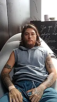 Snapshot of raymon616 chatting on 10/17/25, 02:41 raymon616 online show from 10/17/25, 02:41