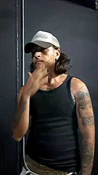 Snapshot of raymon616 chatting on 11/07/25, 12:43 raymon616 online show from 11/07/25, 12:43