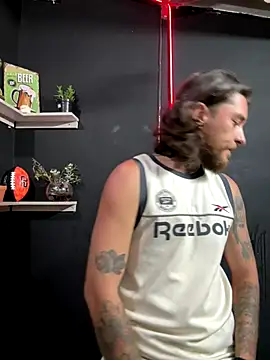 Snapshot of raymon616 chatting on 11/15/25, 10:59 raymon616 online show from 11/15/25, 10:59