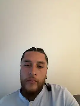 Snapshot of raymon616 chatting on 12/22/25, 09:12 raymon616 online show from 12/22/25, 09:12