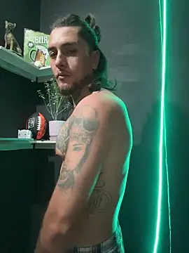 Snapshot of raymon616 chatting on 03/17/26, 10:57 raymon616 online show from 03/17/26, 10:57