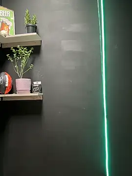 Snapshot of raymon616 chatting on 03/18/26, 09:40 raymon616 online show from 03/18/26, 09:40