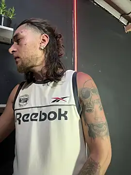 Snapshot of raymon616 chatting on 03/20/26, 10:58 raymon616 online show from 03/20/26, 10:58