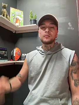 Snapshot of raymon616 chatting on 03/21/26, 02:31 raymon616 online show from 03/21/26, 02:31