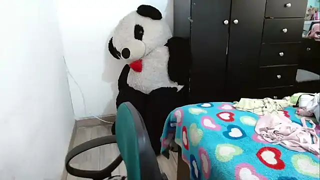 Snapshot of _annie_rosse chatting on 04/17/26, 08:56 annie rosse online show from 04/17/26, 08:56