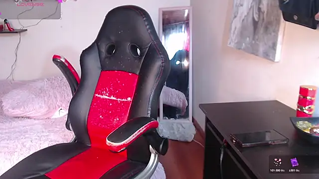 MissDennise online show from 10/24/25, 05:20