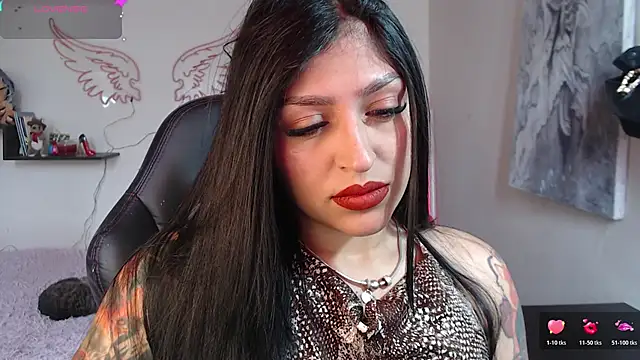 MissDennise online show from 10/27/25, 04:55