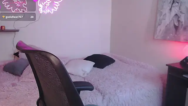 Snapshot of MissDennise chatting on 03/04/26, 04:13 MissDennise online show from 03/04/26, 04:13