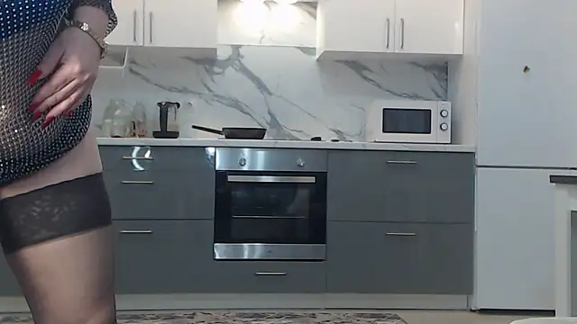 V-Alice online show from 11/09/25, 01:20