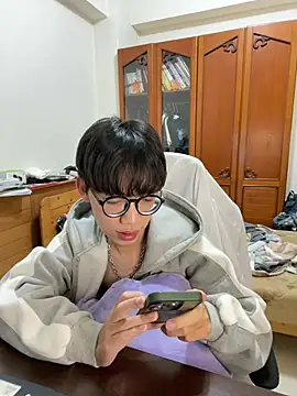 Snapshot of hihi0169 chatting on 12/14/24, 01:16 hihi0169 online show from 12/14/24, 01:16