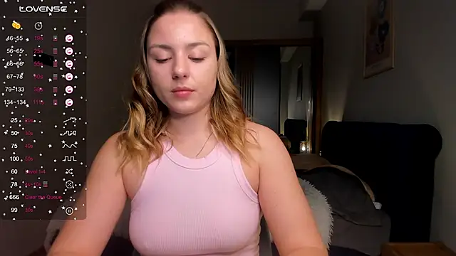 Snapshot of ThreeshaWhite chatting on 03/12/25, 04:13 ThreeshaWhite online show from 03/12/25, 04:13