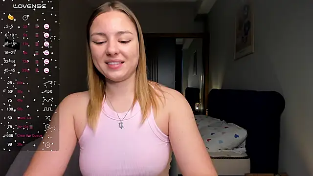 Snapshot of ThreeshaWhite chatting on 03/23/25, 04:49 ThreeshaWhite online show from 03/23/25, 04:49