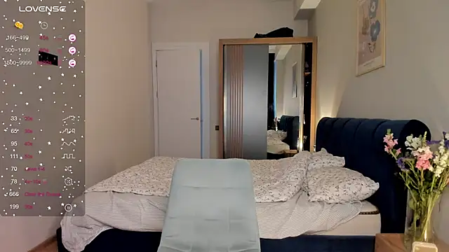 ThreeshaWhite online show from 11/11/25, 05:18