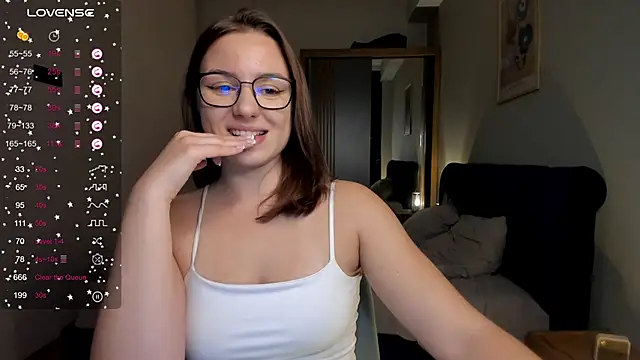 ThreeshaWhite online show from 11/13/25, 05:56