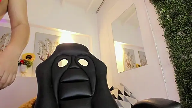 Abby Mae  online show from 11/30/25, 07:34