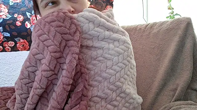 Cyndee Winter online show from 03/21/25, 04:29