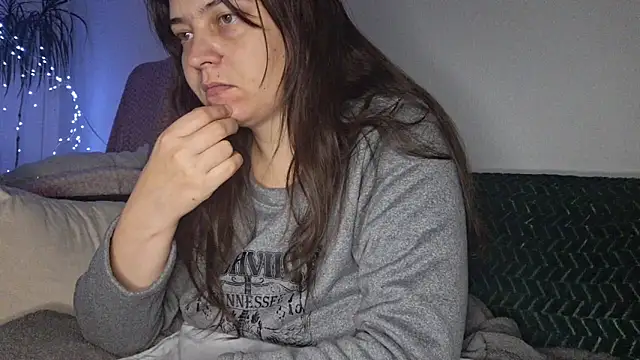 Cyndee Winter online show from 10/20/25, 04:40