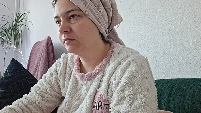 Cyndee Winter online show from 11/23/25, 08:36