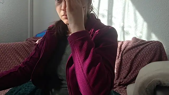 Snapshot of Cyndee_Winter chatting on 06/16/26, 04:31 Cyndee Winter online show from 06/16/26, 04:31