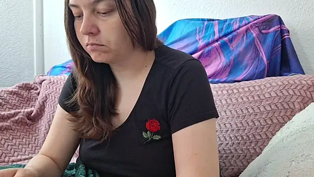 Snapshot of Cyndee_Winter chatting on 06/18/26, 01:37 Cyndee Winter online show from 06/18/26, 01:37