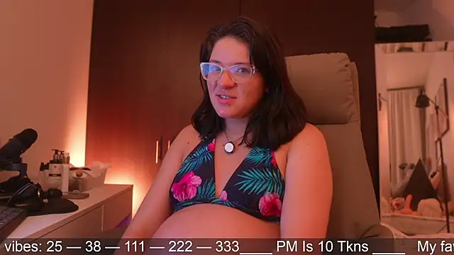Snapshot of Anah_s chatting on 04/21/26, 02:51 Anah s online show from 04/21/26, 02:51