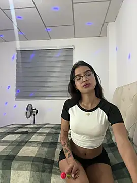 Snapshot of Melanyeee chatting on 02/24/26, 03:15 Melanyeee online show from 02/24/26, 03:15