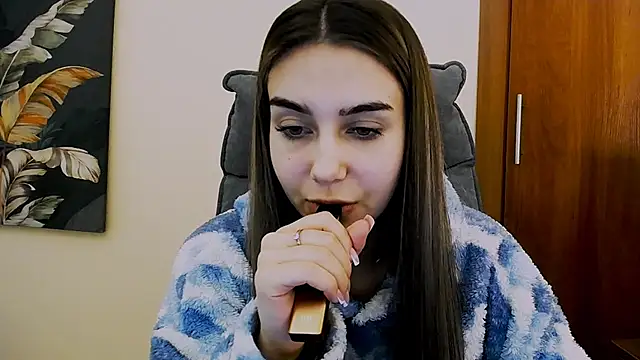 Lili magic online show from 03/12/25, 04:35