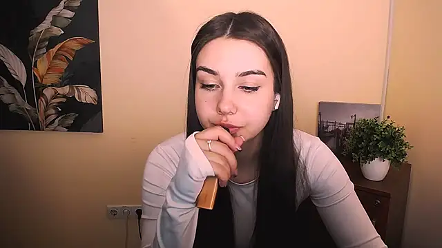 Lili magic online show from 09/10/25, 12:27