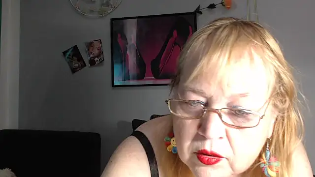 Snapshot of Blasflittchen chatting on 06/16/26, 12:52 Blasflittchen online show from 06/16/26, 12:52