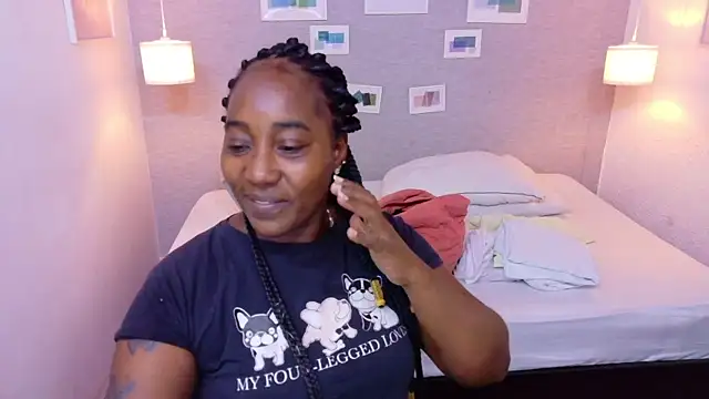 kiara evanss online show from 10/22/25, 08:19