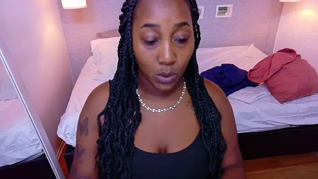 kiara evanss online show from 06/19/26, 03:44