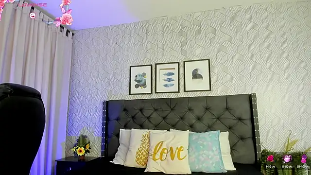 Snapshot of emma__smith1 chatting on 03/03/25, 12:27 emma smith1 online show from 03/03/25, 12:27