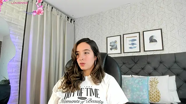 Snapshot of emma__smith1 chatting on 03/04/25, 12:12 emma smith1 online show from 03/04/25, 12:12