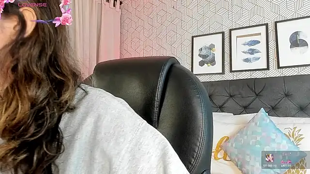 Snapshot of emma__smith1 chatting on 03/07/25, 12:34 emma smith1 online show from 03/07/25, 12:34