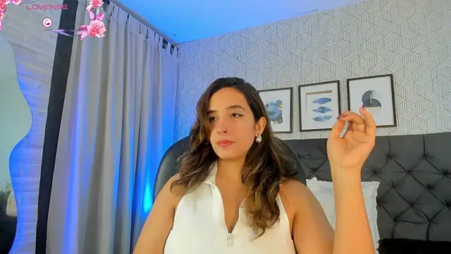 Snapshot of emma__smith1 chatting on 03/11/25, 01:34 emma smith1 online show from 03/11/25, 01:34