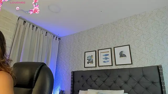 Snapshot of emma__smith1 chatting on 03/15/25, 12:24 emma smith1 online show from 03/15/25, 12:24