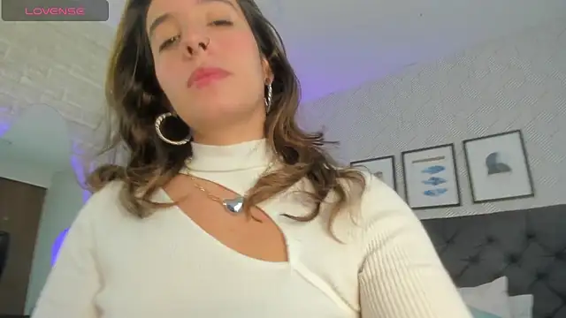 Snapshot of emma__smith1 chatting on 03/19/25, 12:23 emma smith1 online show from 03/19/25, 12:23