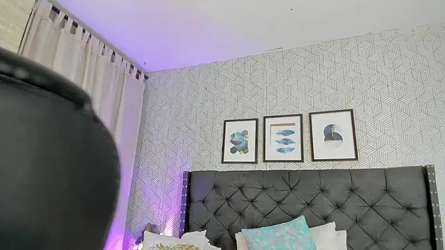 Snapshot of emma__smith1 chatting on 03/20/25, 07:04 emma smith1 online show from 03/20/25, 07:04