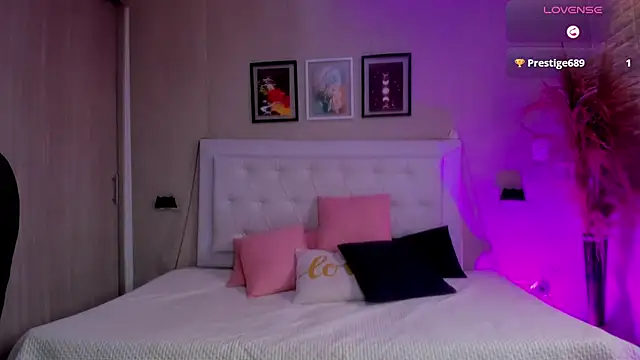 Snapshot of emma__smith1 chatting on 03/04/26, 12:55 emma smith1 online show from 03/04/26, 12:55