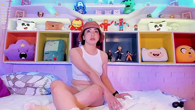 LIAH IZUMI online show from 01/26/25, 12:01